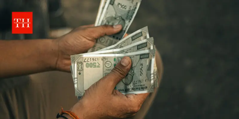 8th Pay Commission पर बड़ा अपडेट: गजट नोटिफिकेशन, फिटमेंट फैक्टर और सैलरी-पेंशन से जुड़ी 5 अहम बातें